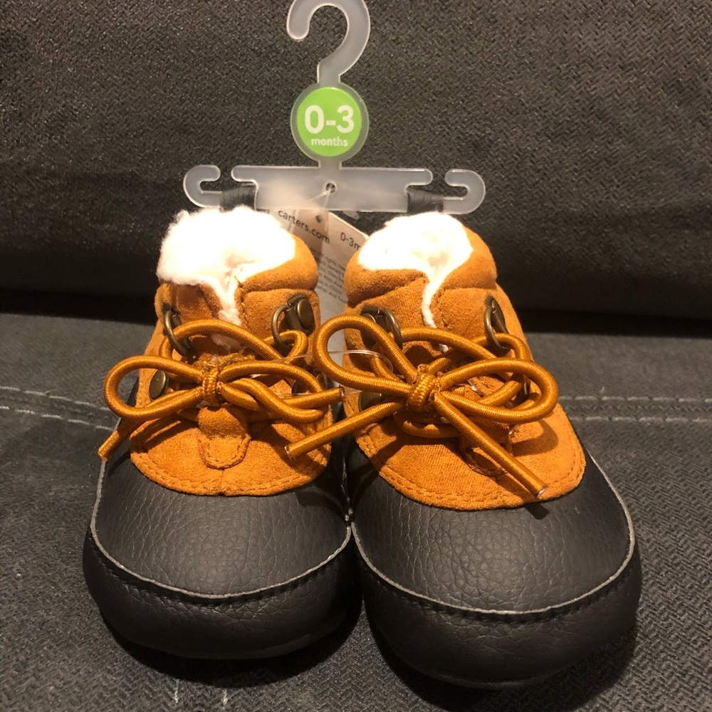 Carter’s baby shoes / boots